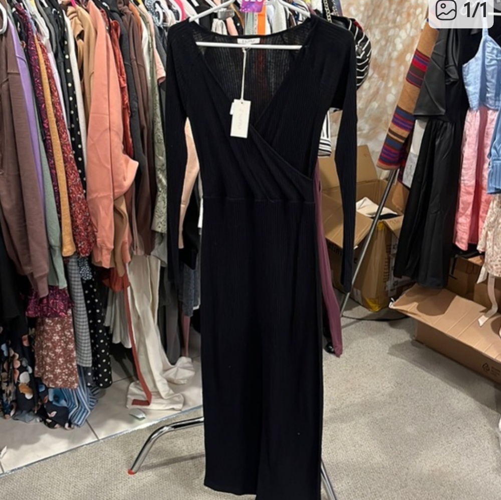 🍁🌺🐇Z Supply cross over long sleeved ribbed bodycon maxi dress